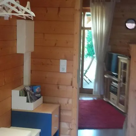 Reuken - Zum Emslotsen Apartmán Emden